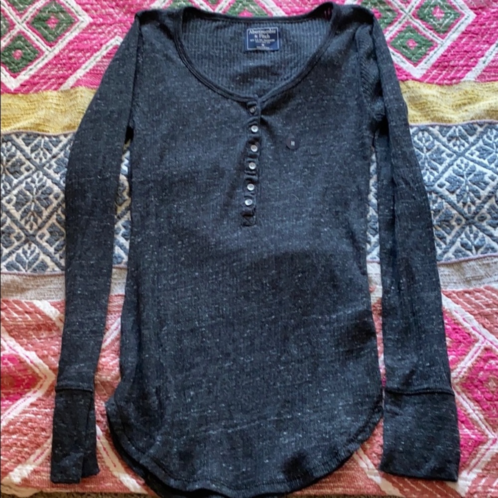 A&F LONG SLEEVE